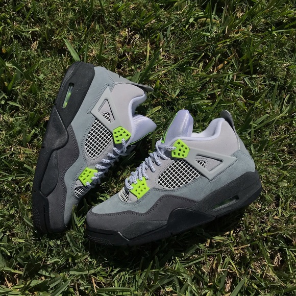 Jordan 4 “Neon” - Picture 4 of 5